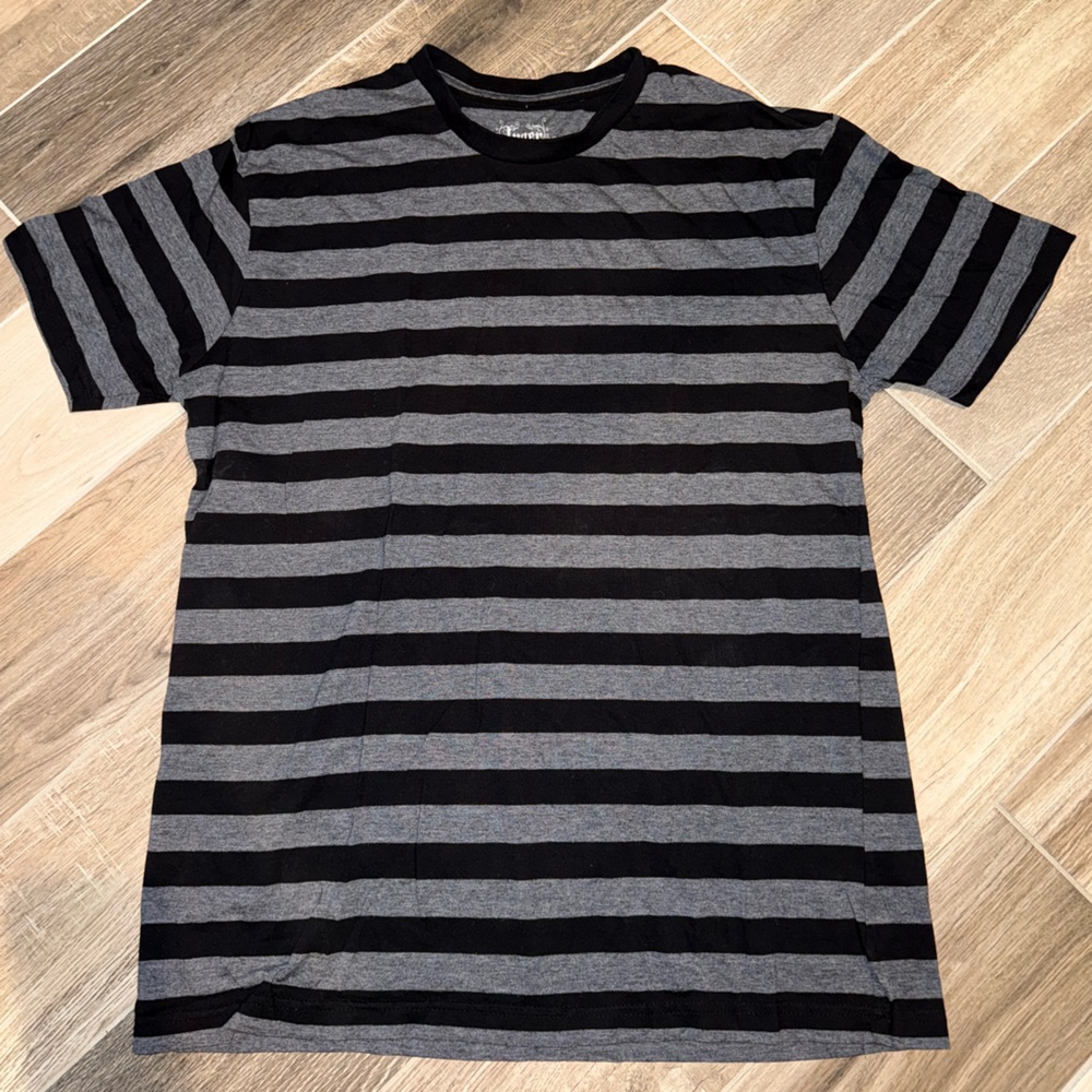 Inner sanction adult men’s extra large striped tee shirt